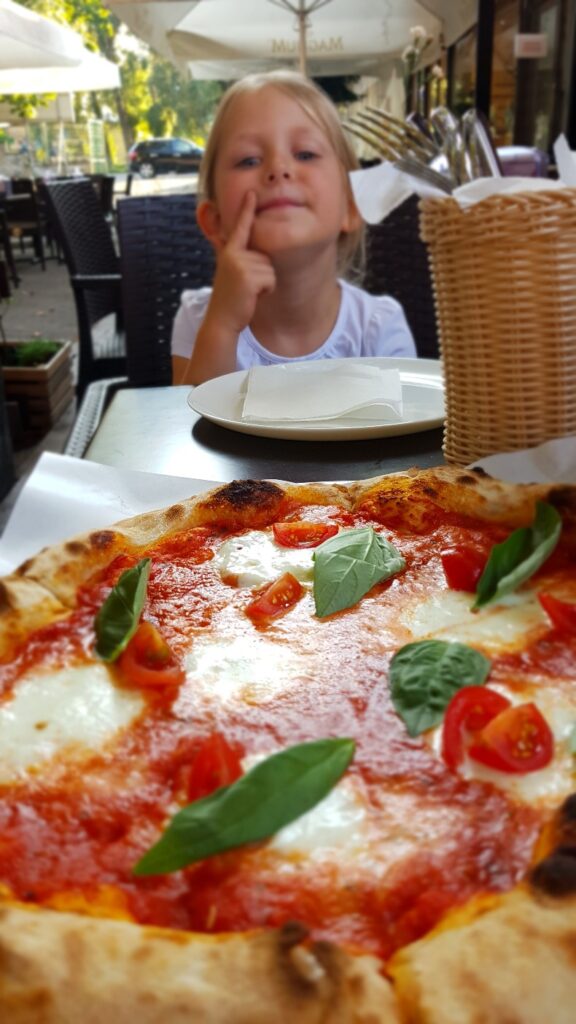 Kuchnia i sklep włoski we Wrocławiu. Pizzeria Giro Deliviery