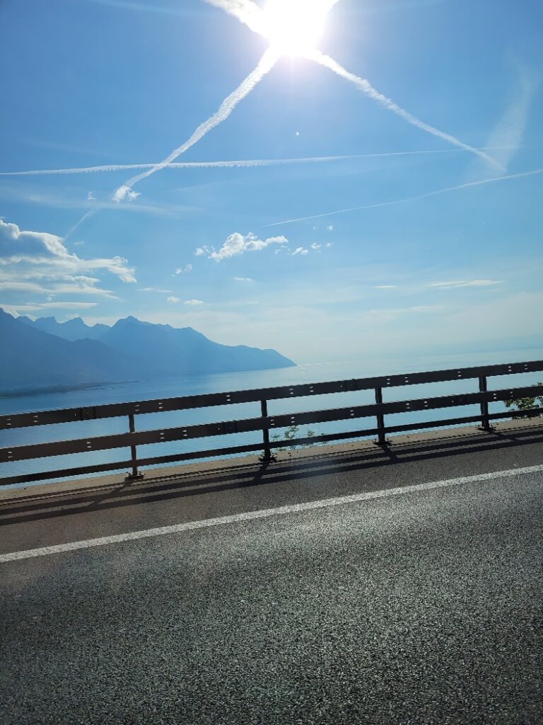 Autostradą przez Szwajcarię (Montreux)