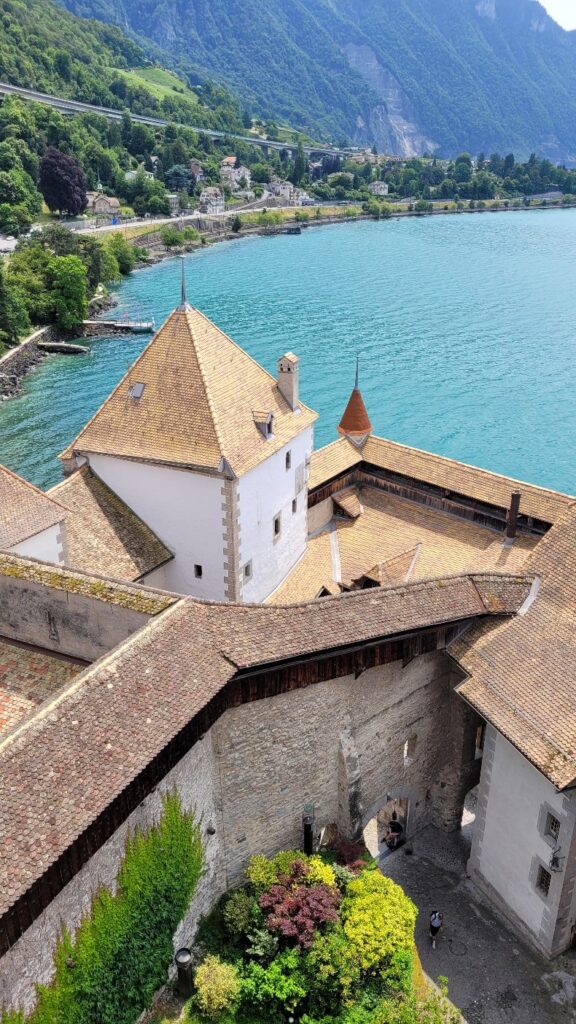 Jedziemy do zamku w Montreux | najpiękniejsza riwiera Szwajcarii i średniowieczny zamek na jeziorze Genewskim